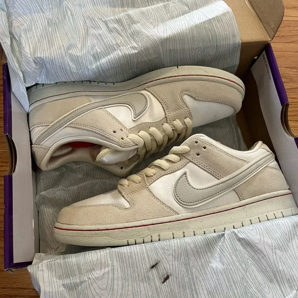 Nike SB Dunk Low - City of Love Light Bone - Picture 1 of 3